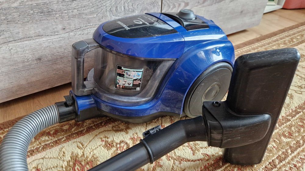 Продам пылесос//