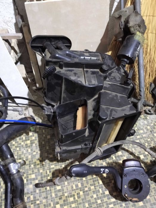 Продавам части за  VW Golf 3 combi