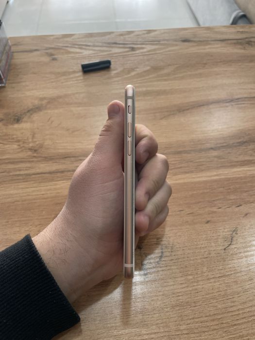 Iphone 8 gold rangda