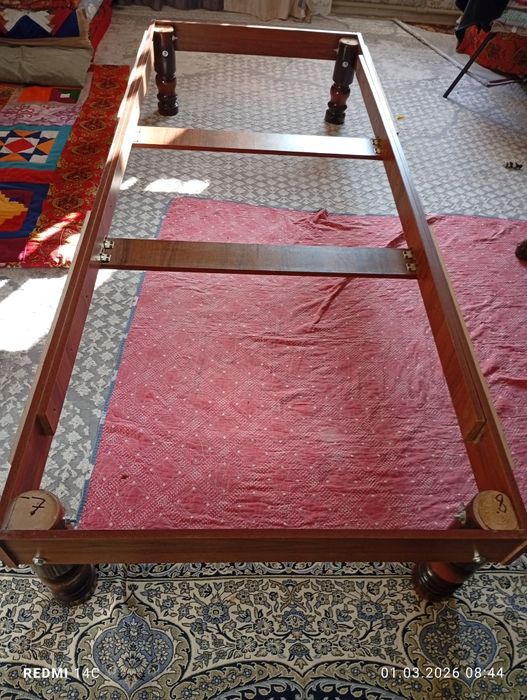 Стол стулья кухня