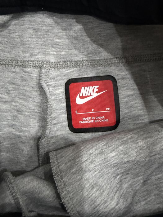 Nike tech.