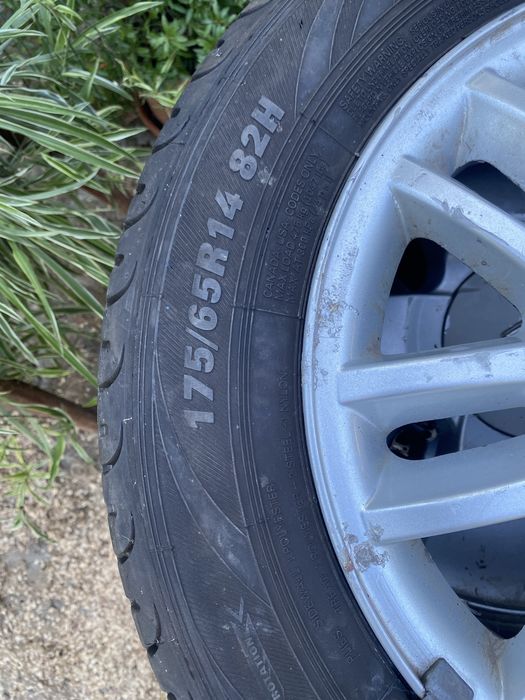 8 jante aliaj ranault clio R14+ anvelope 175/65 R14