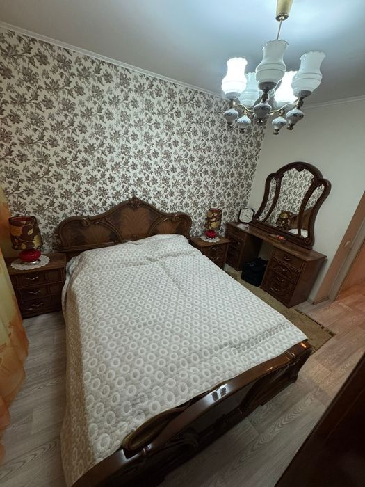 Продам спальный гарнитур