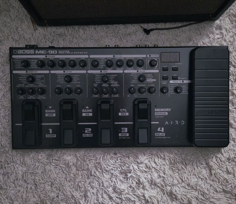 Boss ME-90 – Stare Perfectă, ca nou + Acumulator Inclus