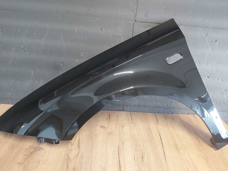 Aripa Fata Stanga Seat Leon 2005-2008 (LC9Z (Negru))