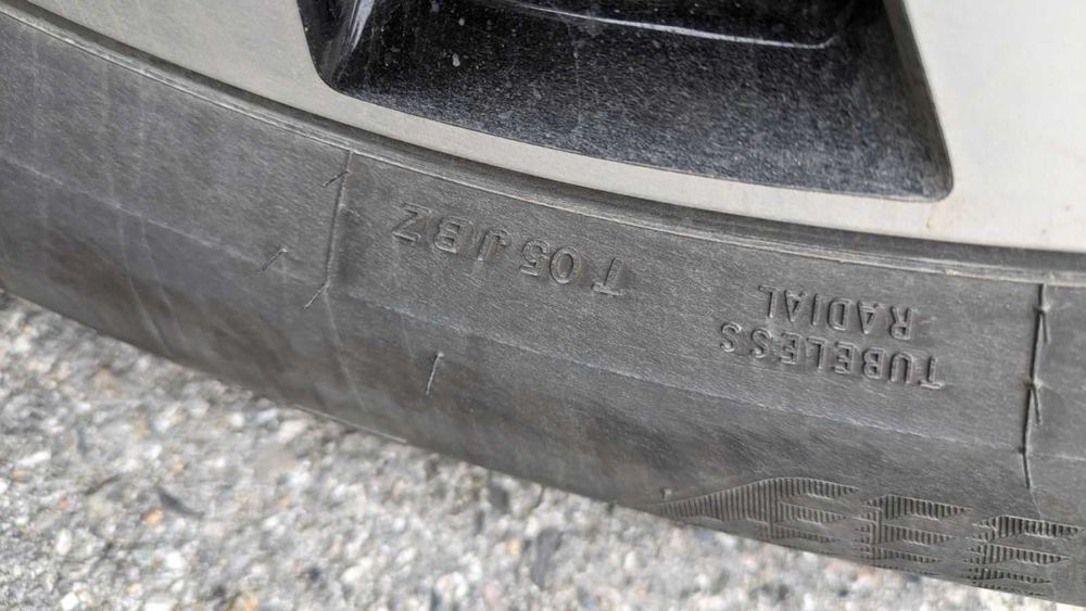 Продавам 2 зимни гуми "Firestone Winterhawk 4"