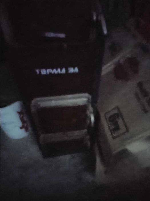 евтини мебели: 2местен диван, столове, маси