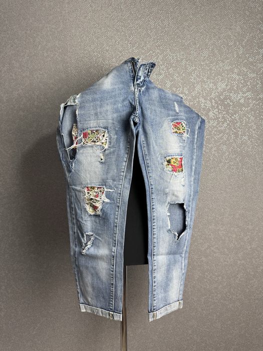 Все одежды на фото за 10 000тг, можно по отдельности