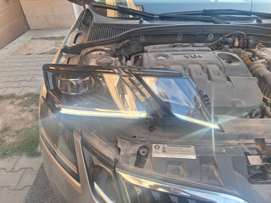 Фар Десен за Шкода Октавия оборудван