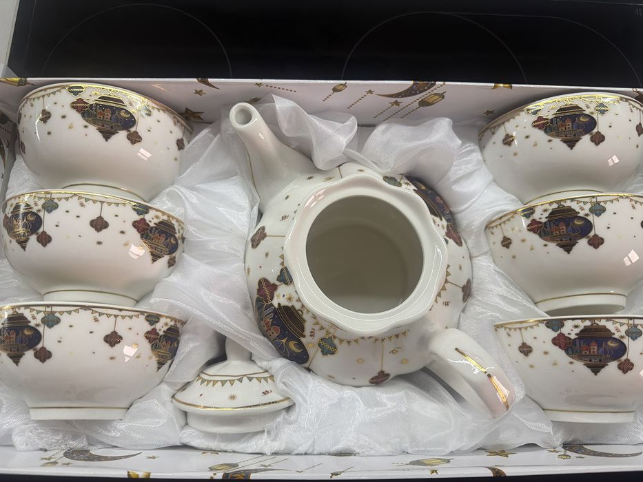 Набор на Рамадан очень богатый сервиз