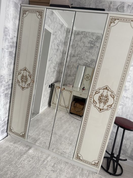 Спальный гарнитур