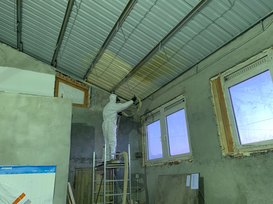 Izolatii cu spuma poliuretanică/pod/acoperiș-Firma Autorizată