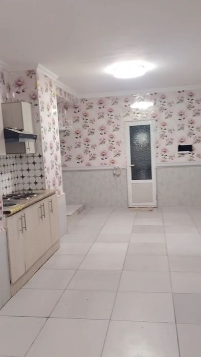 Элободда квартира сотилади 
-1 қаватда 2 хоналик. 
Жиҳозлари бор. Кон