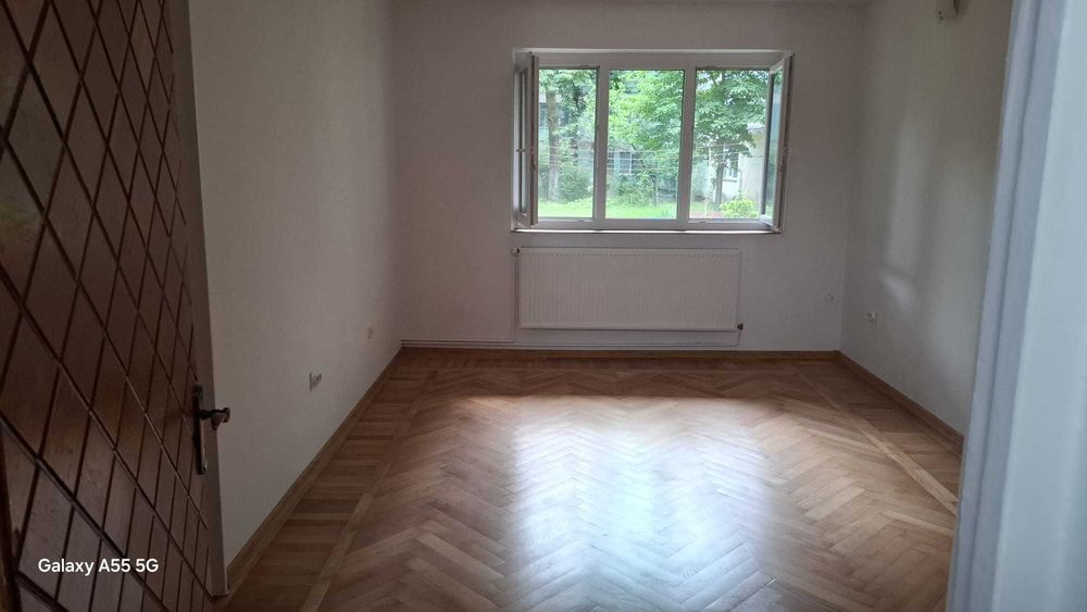 vanzare apartament 2 camere, loc parcare cu abonament de la primarie,strada carpati, pitesti, arges