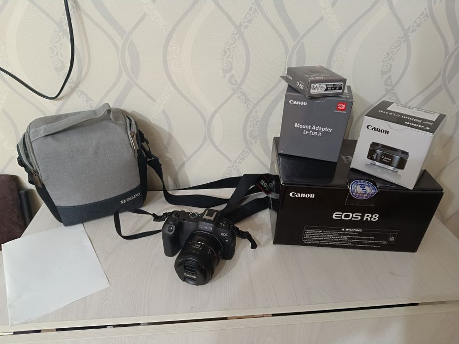 Canon EOS R8 фотоаппарат