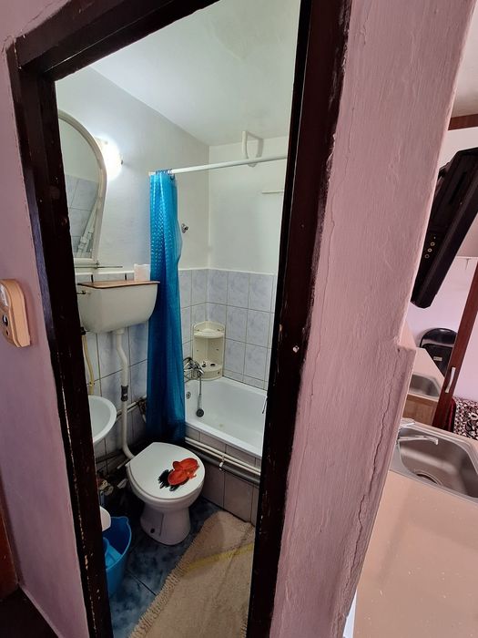 Vând garsoniera în zona Rogerius