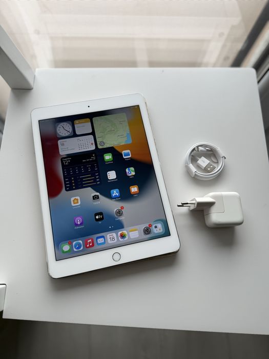 • Ipad   Air •  Pro •  Mini •