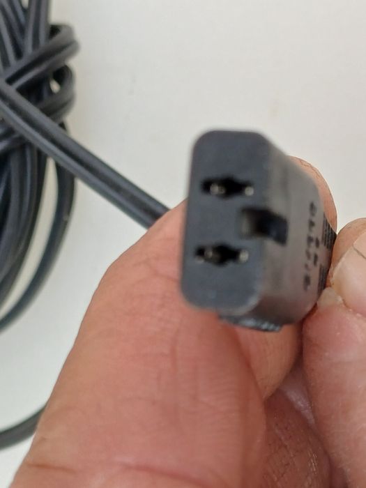 Alimentator incarcator 5,9v  1,5A in stare buna. Este testat