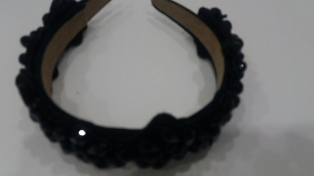 Пояс и ободок черного цвета