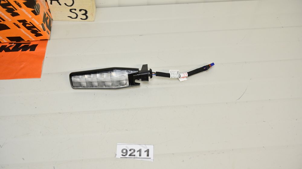 KTM 1390 Super Duke R EVO 2024 Semnalizare spate stanga