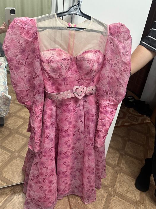 Продам платье новое