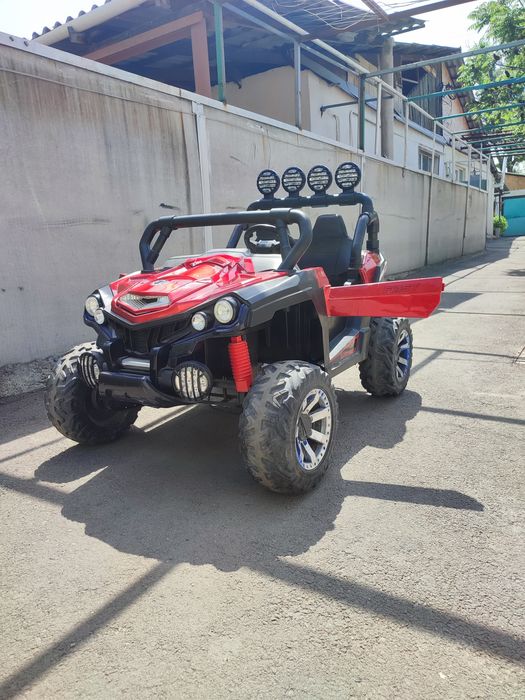 Продам электромобиль машинку.