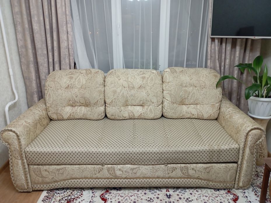 Продам диван в хорошем состоянии