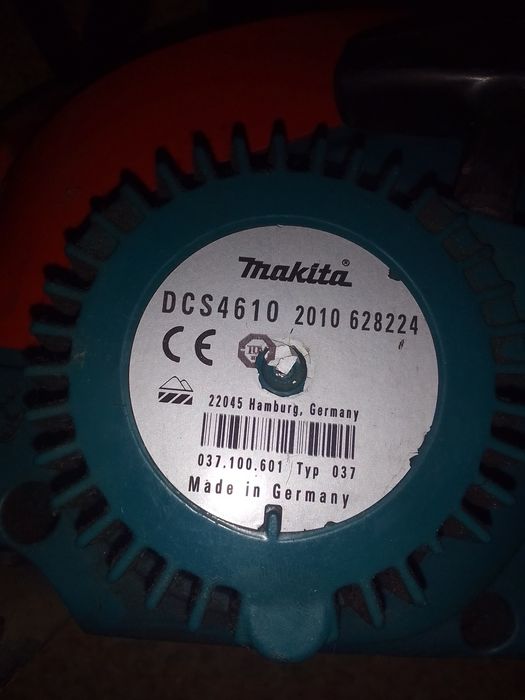 Срочно продается бензопила Macita.