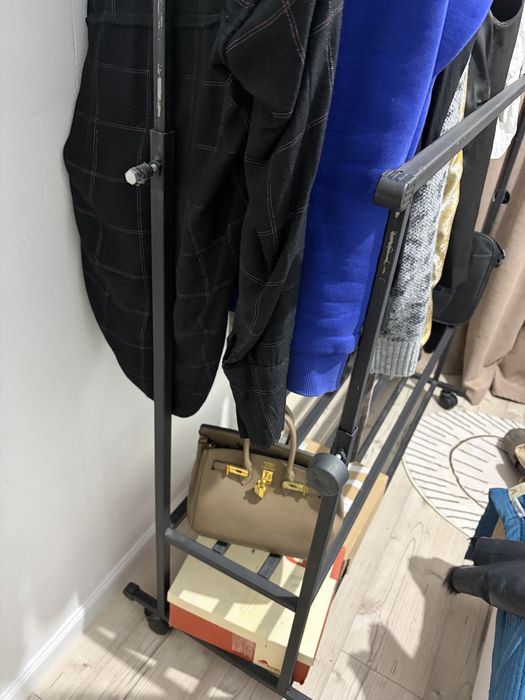 Продам вешалку прочную