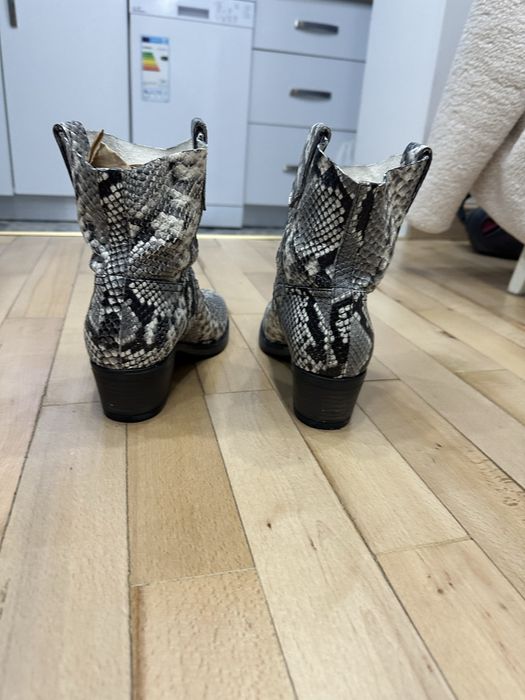 Botine  de Piele nr 38