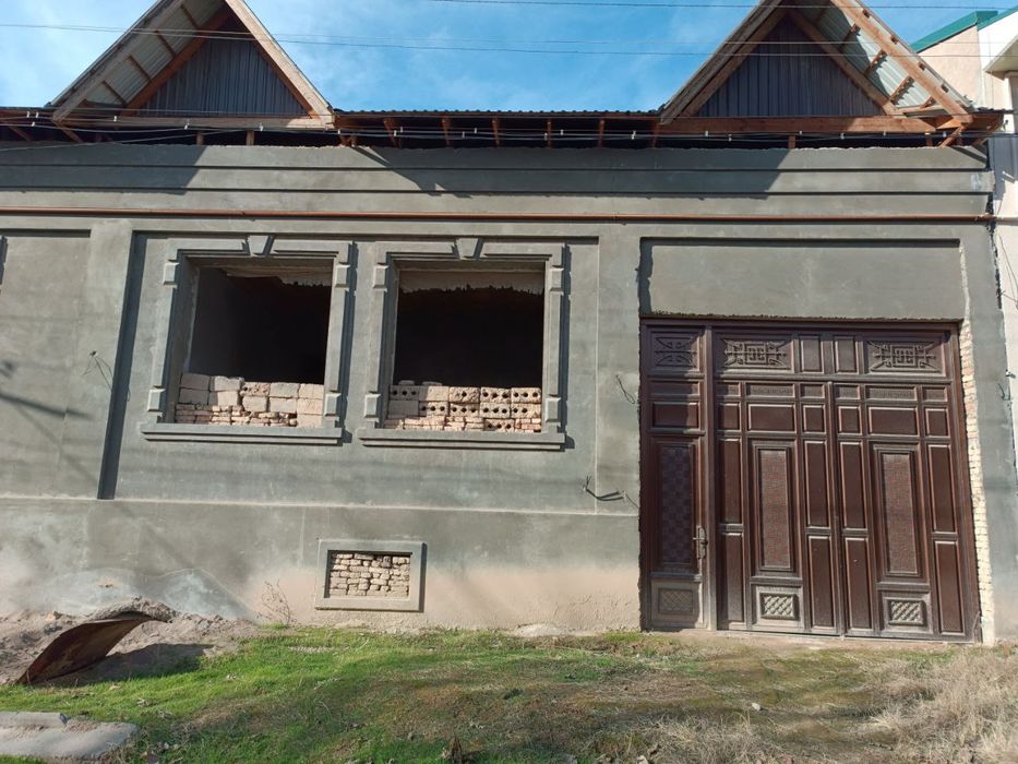 Продается дом 10 соток, имеются все коммуникации