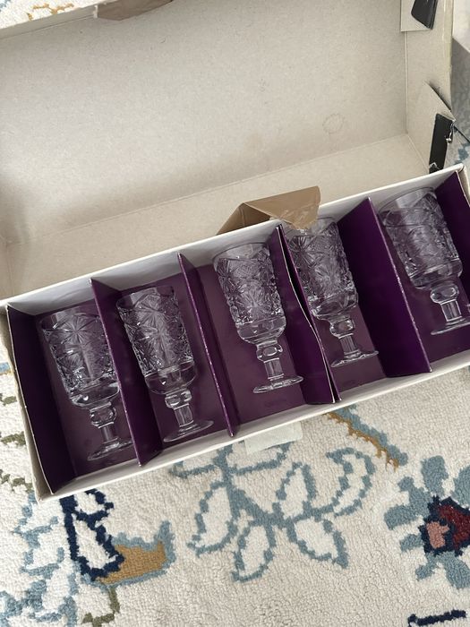 Хрустальные рюмки и бокалы