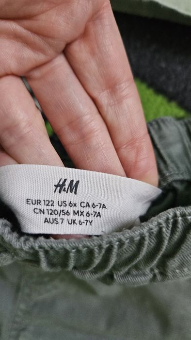 H&m 122/128 pantaloni scurti + tricou baieti