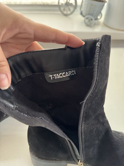 Продам полуботинки замшевые