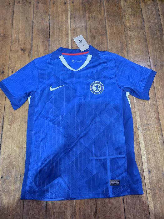Tricouri fotbal diferite modele
