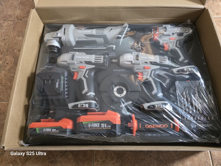 Set 4 unelte Daewoo