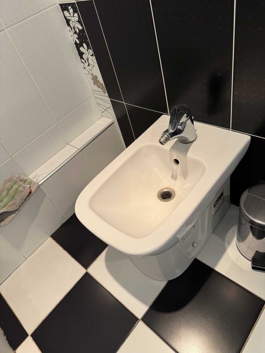 Биде, унитаз, б/у, в хорошем состоянии