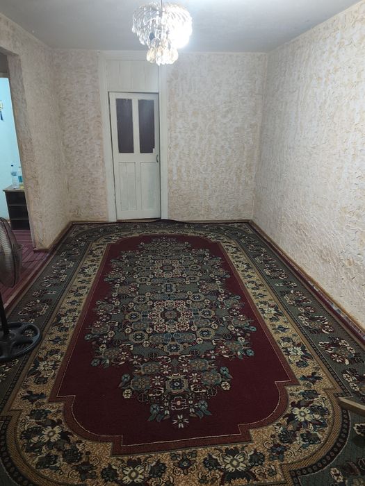 Urganch shahrida 2 xonali kv sotiladi tochkasi yaxshi joy