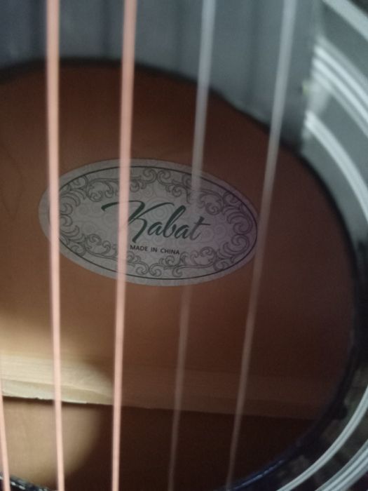 Gitara boshlangʻich oʻrganuvchilar uchun