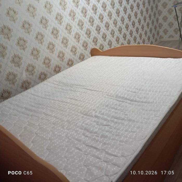 Продам спальню кровать