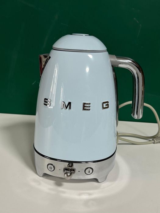 Smeg чайник голубой