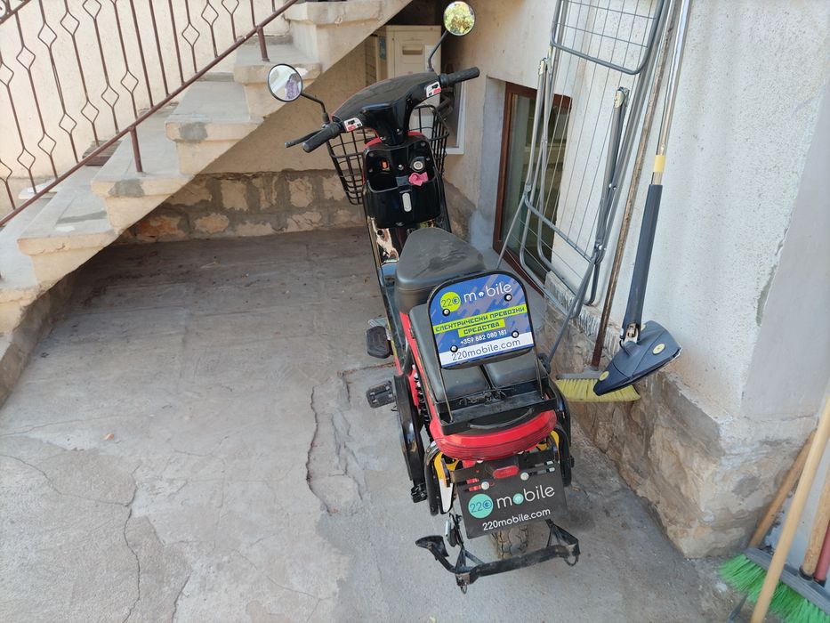 Продавам елетрическо моторче