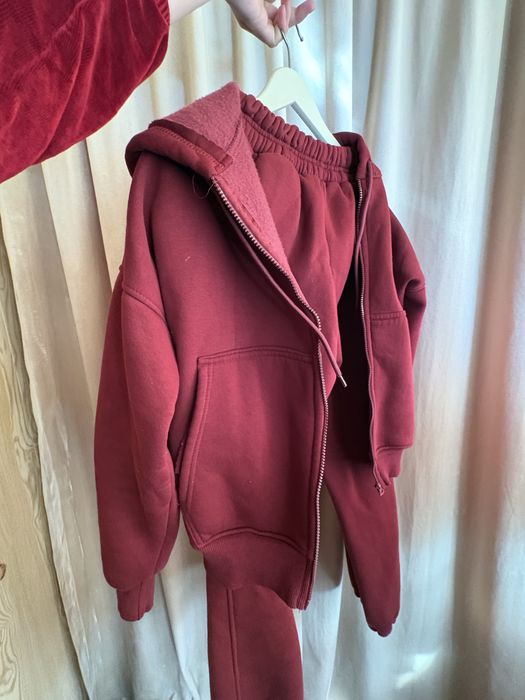 Женская одежда пиджак и спортивный костюм