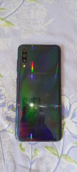 Samsung a70 128 GB  cu 6 GB ram merge perfect