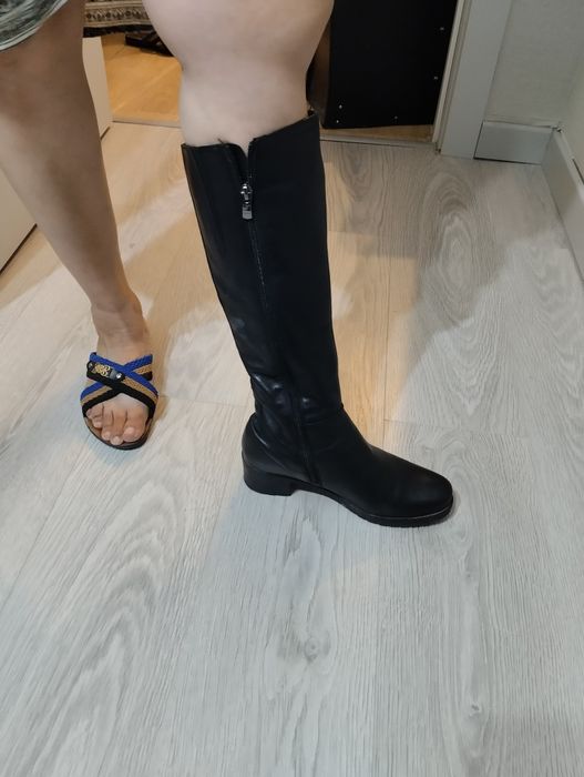 Продам зимние сапоги р-р 38