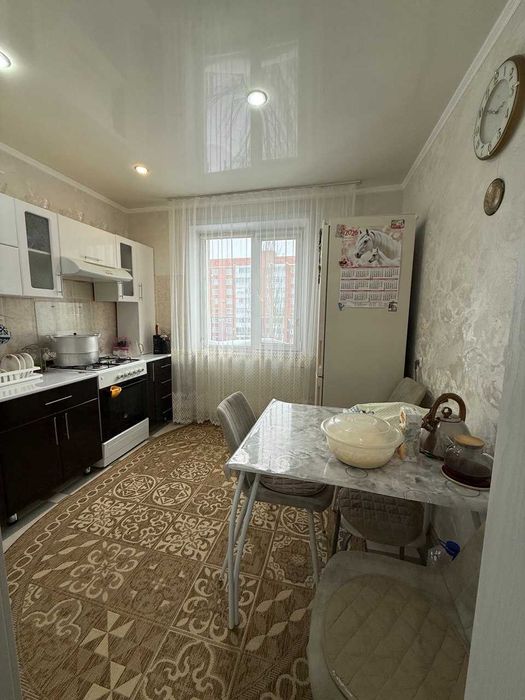 2-комн. квартира, 50.5м², р-н 6 микрорайон.