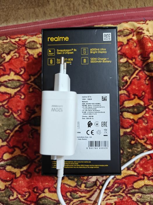 Realme GT6 global 12/256 Gb