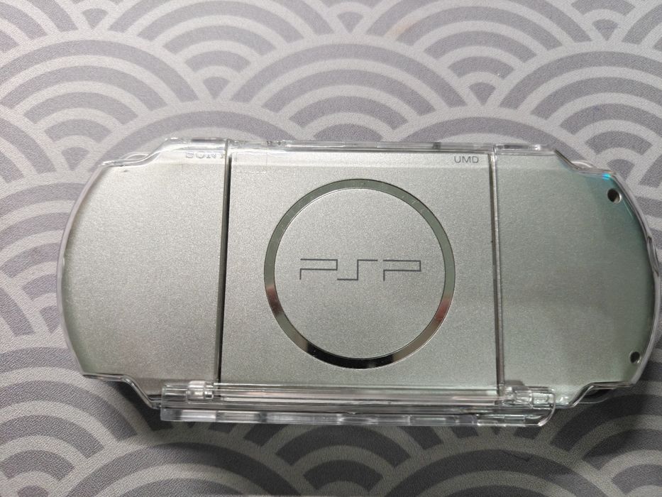 Psp 3000 в хорошем состоянии прошитая