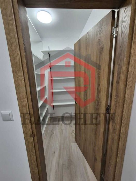 Дава се под наем Двустаен апартамент в Варна, Център - 75 кв.м за 612 € - Снимка #7