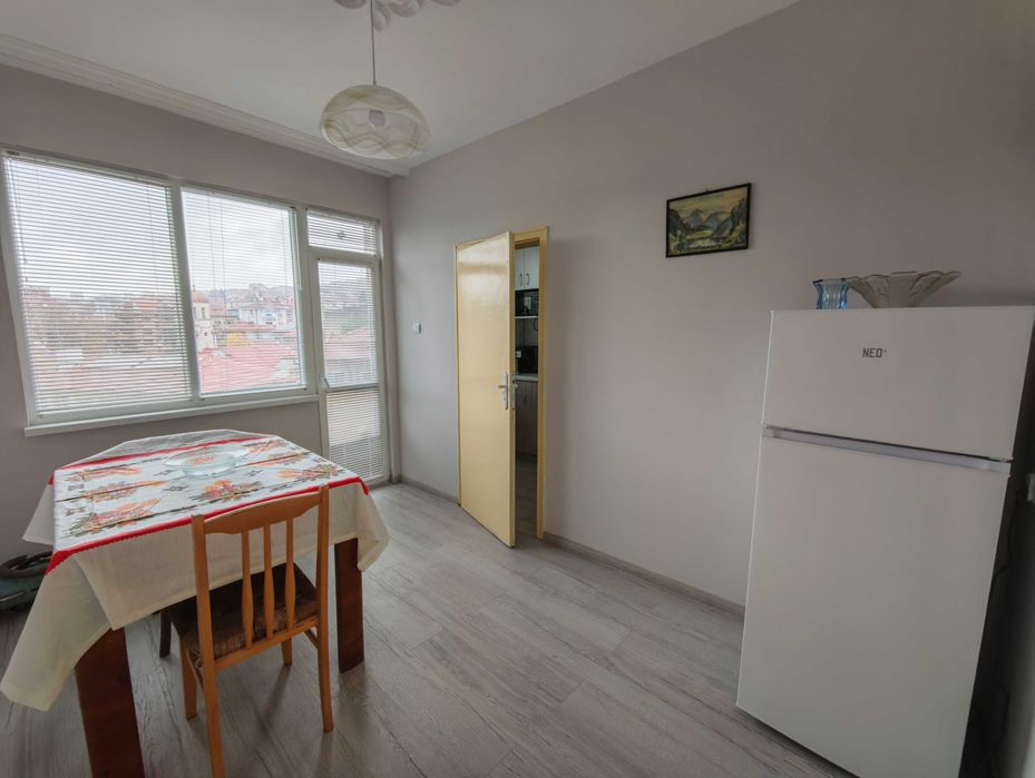 Дава се под наем Четиристаен апартамент в Велико Търново, Център - 16 кв.м за 137.7 € - Снимка #4